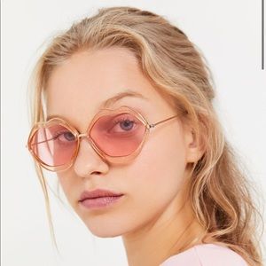 NWT Urban Outfitters Pink Sparkly Lips Kiss Shaped Combination Sunglasses Beach